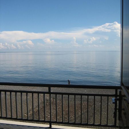 Lucky Paradise Bungalows On The Beach Amed  Bagian luar foto