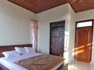 Lucky Paradise Bungalows On The Beach Amed  Bagian luar foto