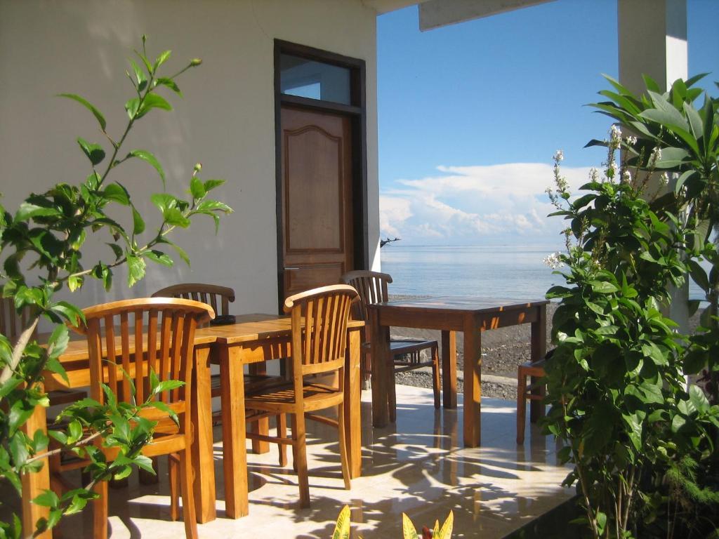 Lucky Paradise Bungalows On The Beach Amed  Bagian luar foto