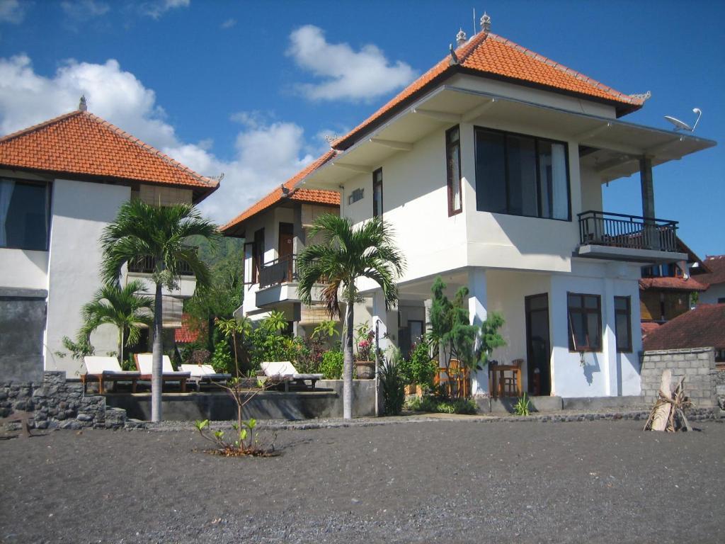 Lucky Paradise Bungalows On The Beach Amed  Bagian luar foto