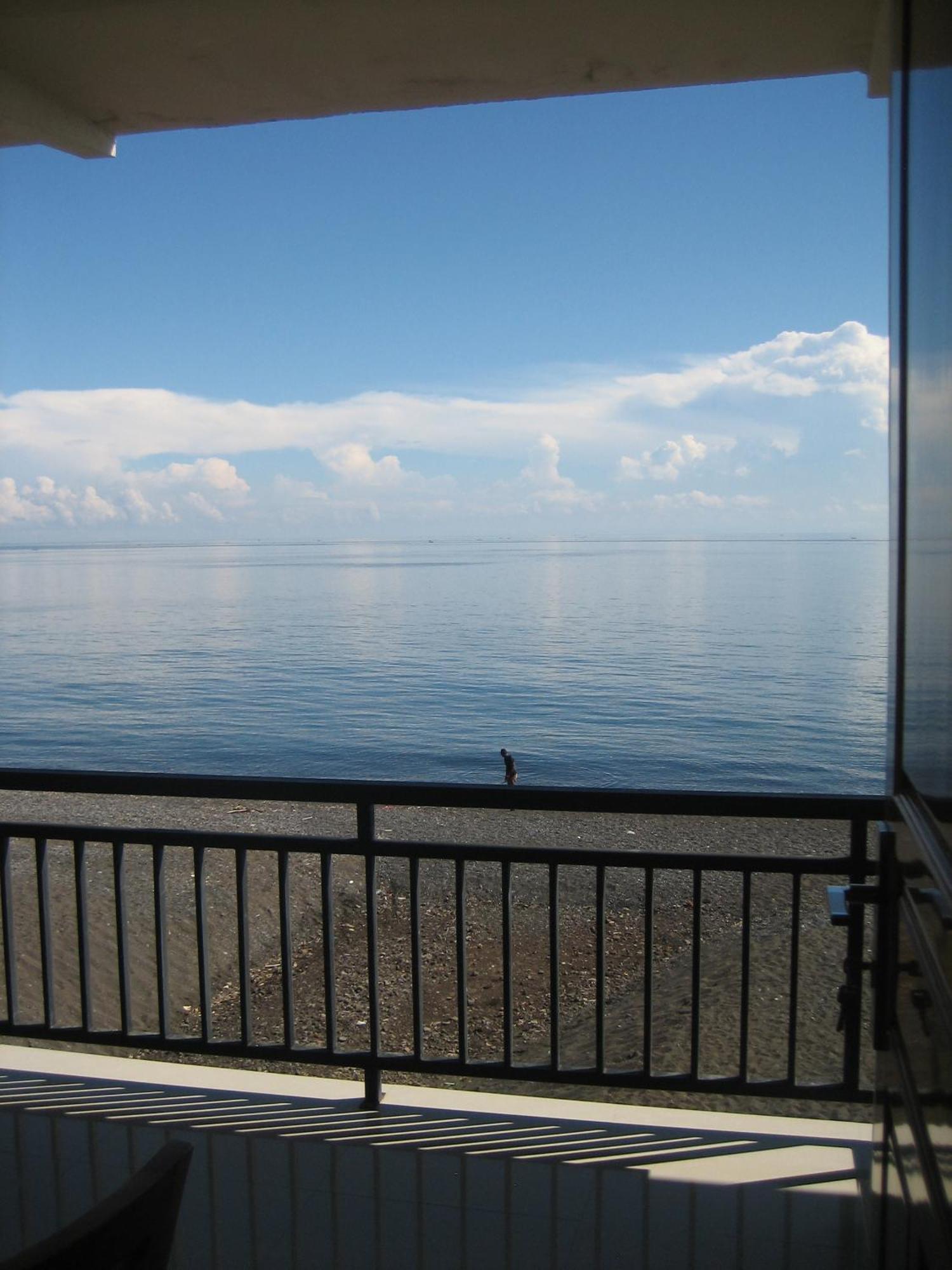 Lucky Paradise Bungalows On The Beach Amed  Bagian luar foto